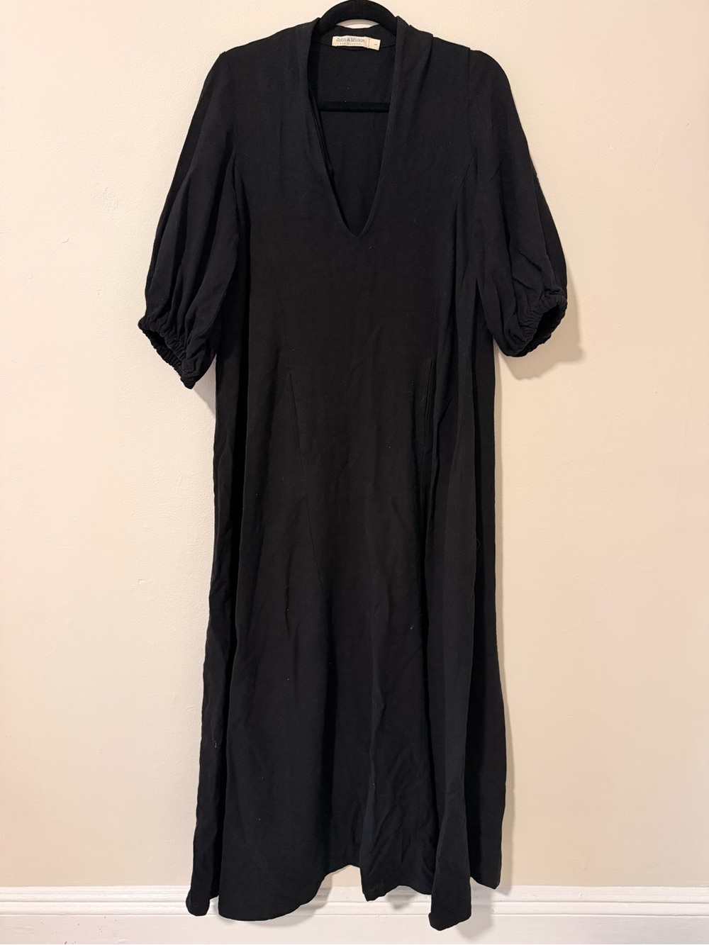John & Mickie Black V-Neck Maxi Dress with Puff Sleeves